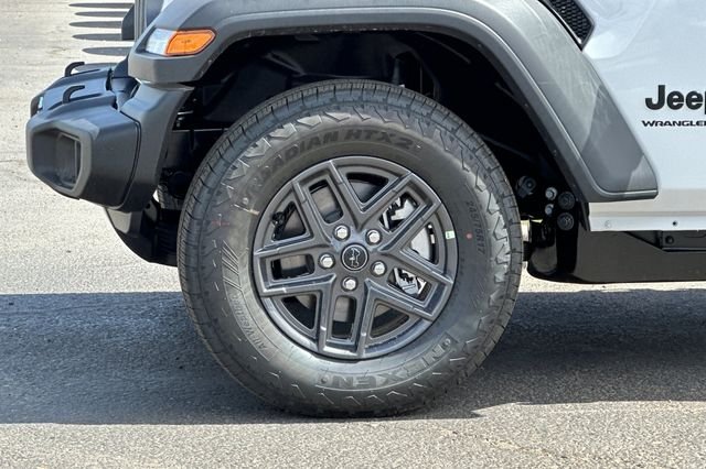 New 2026 Bright White Clear-Coat Exterior Paint Jeep Sport S image 24