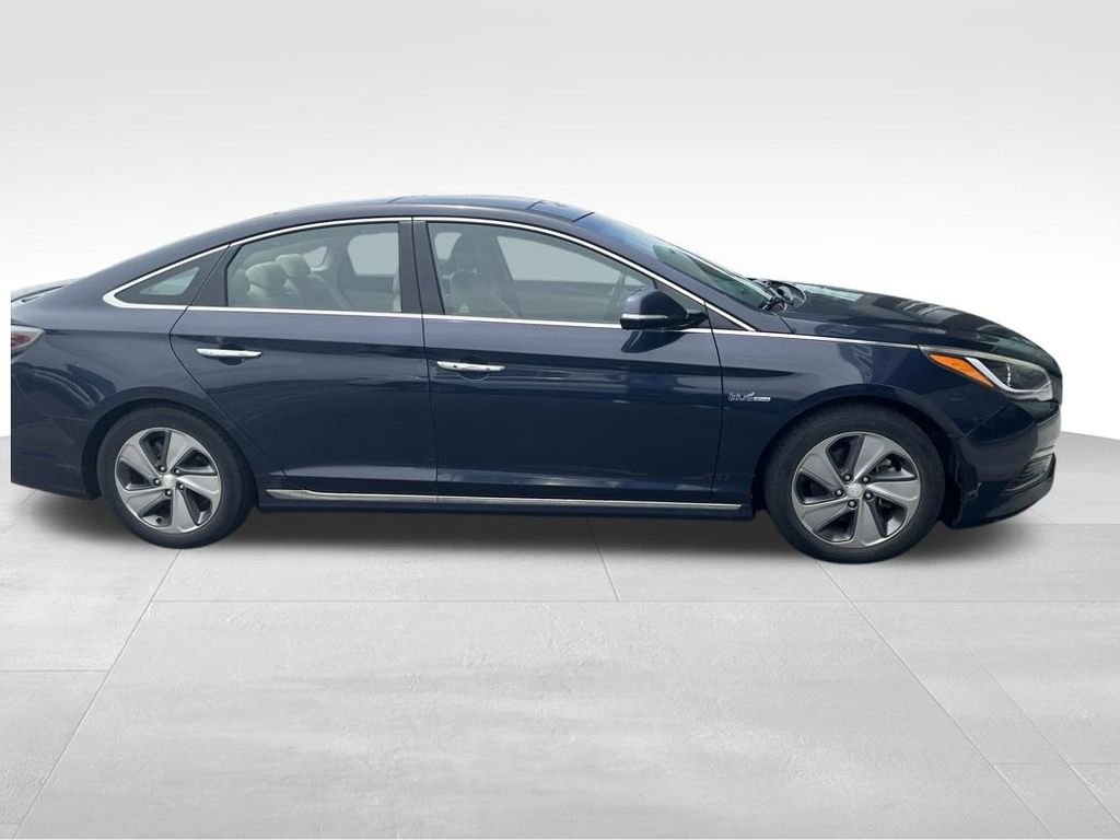 Used 2017 Blue Hyundai Limited image 15
