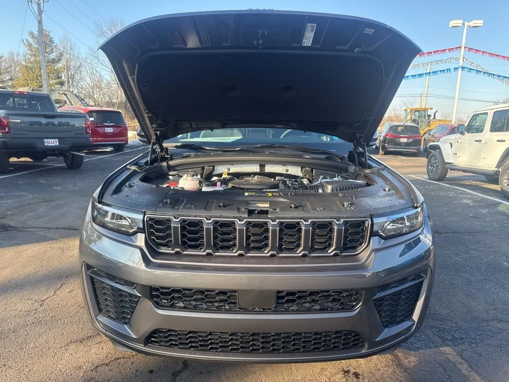 2026 Jeep Grand Cherokee Laredo - Photo 10