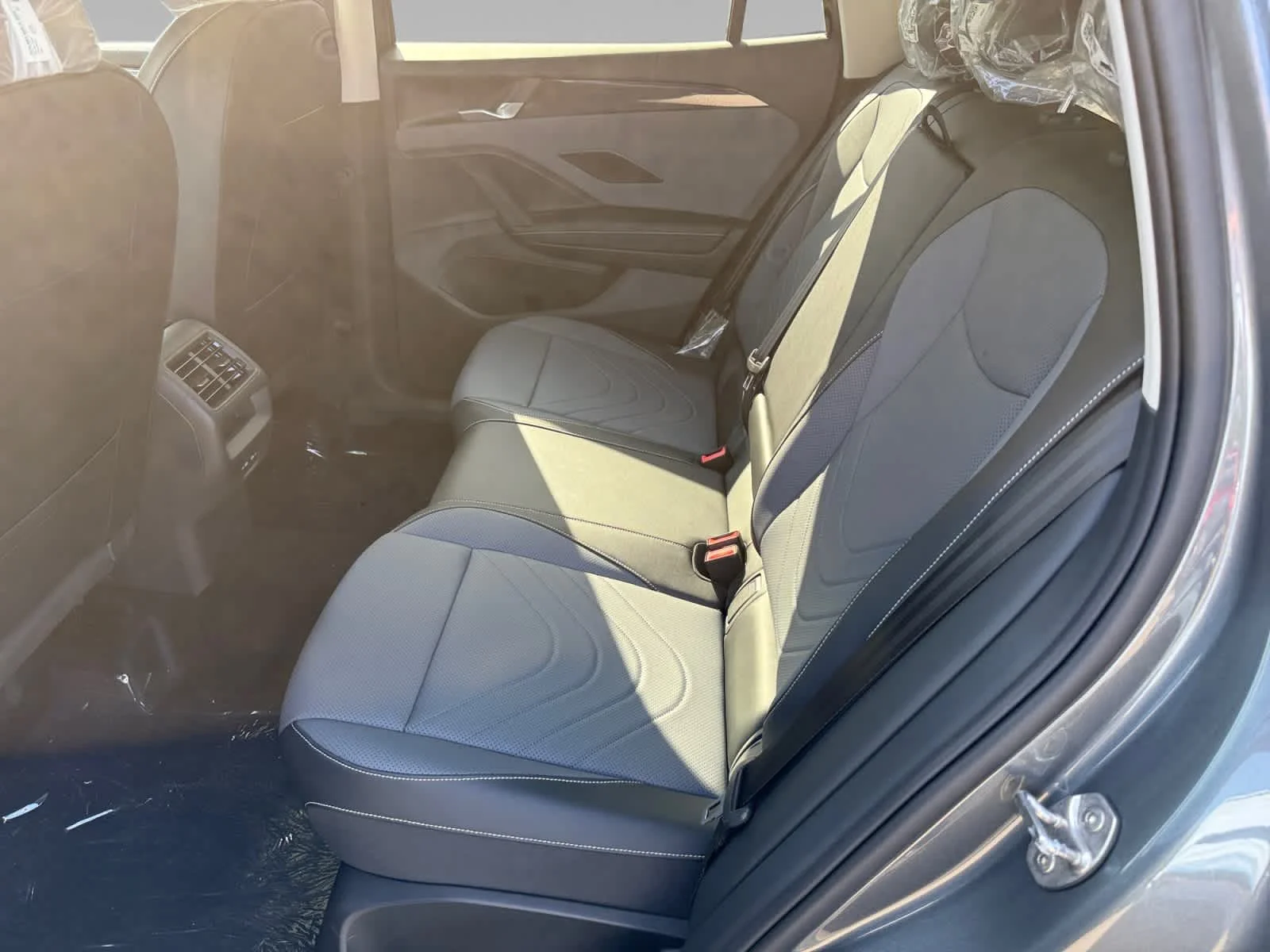 New 2026 Platinum Gray Metallic Volkswagen SE image 22