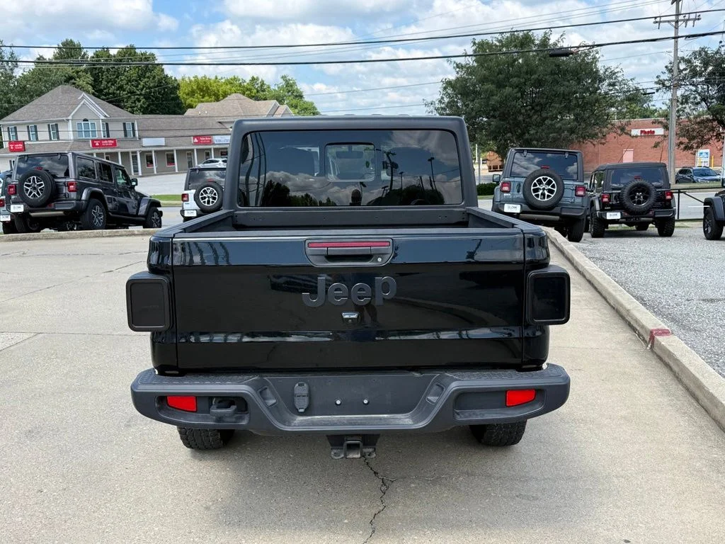Used 2021 Black Jeep Sport image 7
