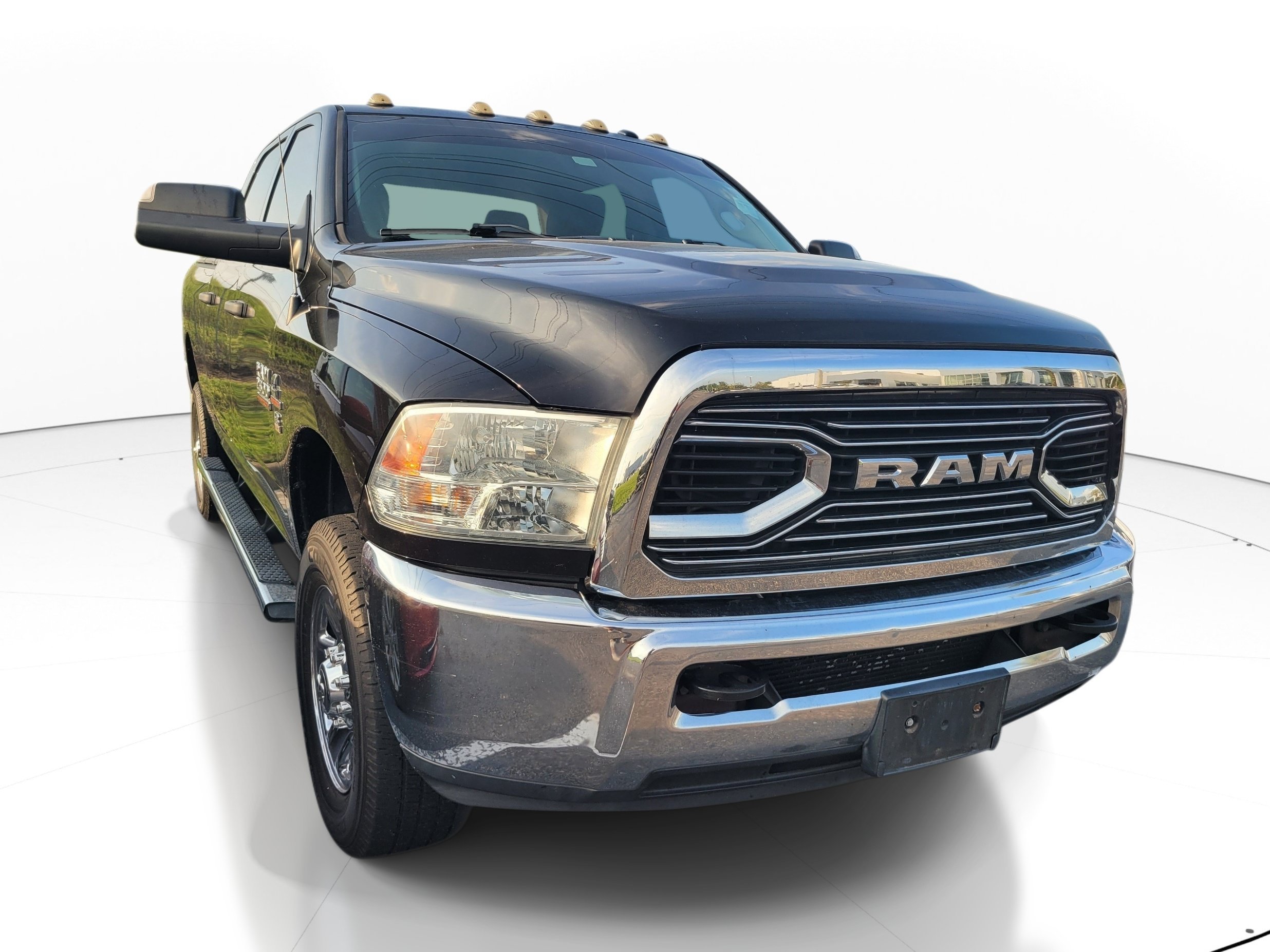 Used 2018 Brilliant Black Crystal Pearlcoat Ram Tradesman image 1