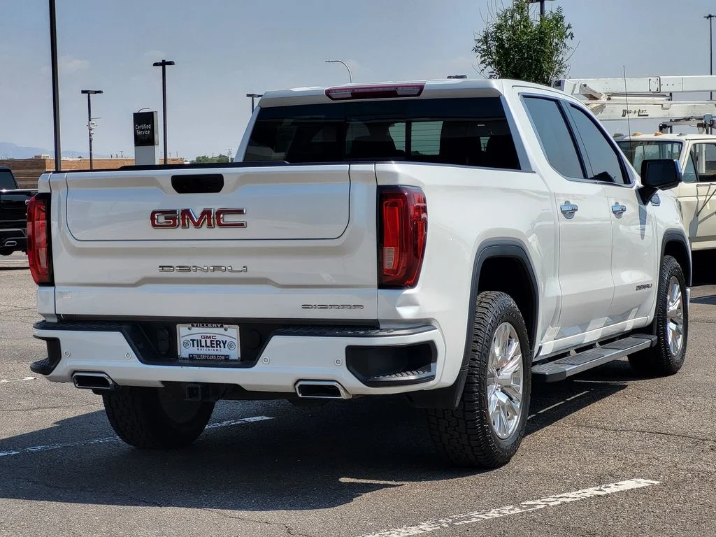 Used 2021 WHITE FROST TRICOAT GMC Denali image 7