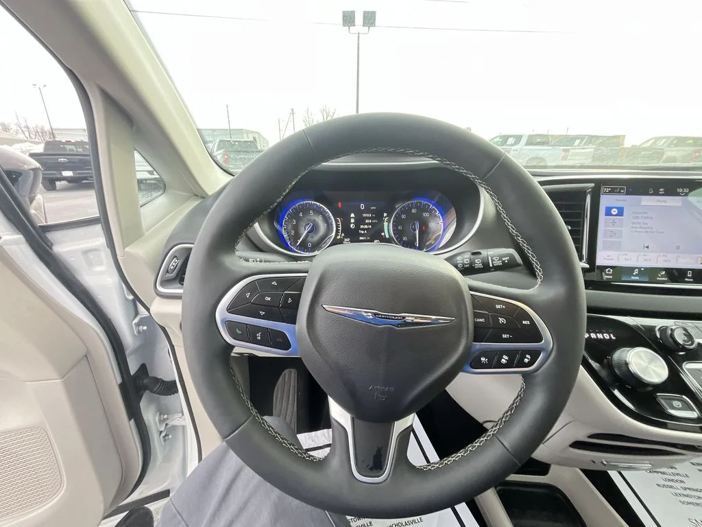 Used 2024 White Chrysler Touring L image 14