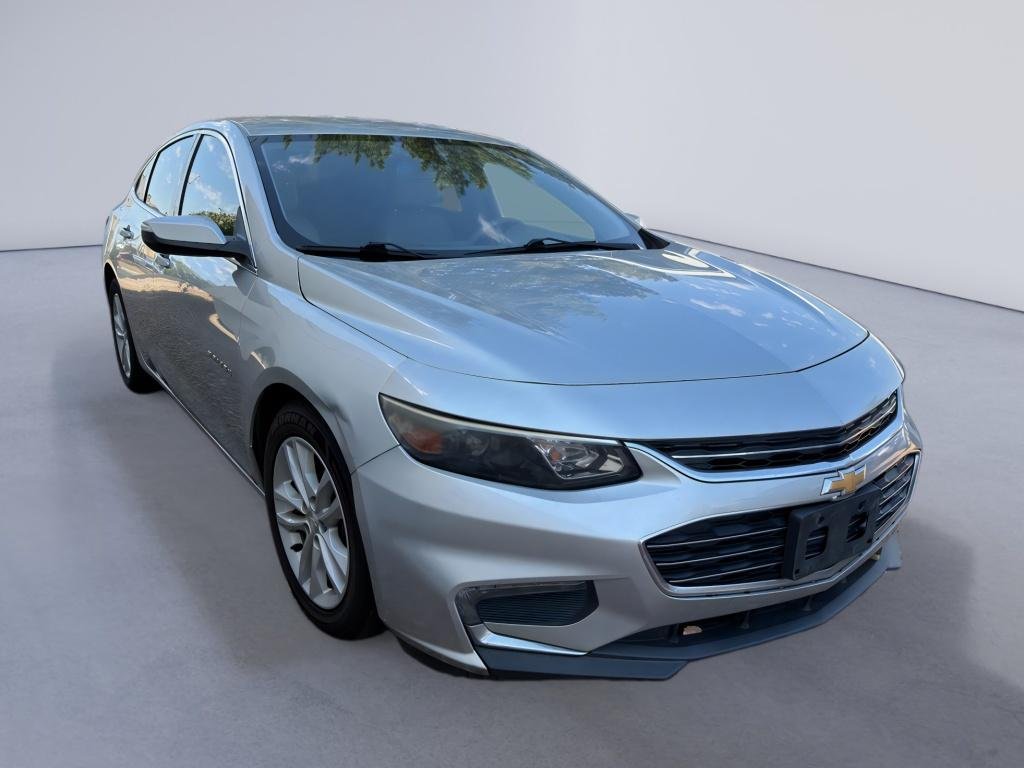 Used 2016 Silver Ice Metallic Chevrolet LT image 3
