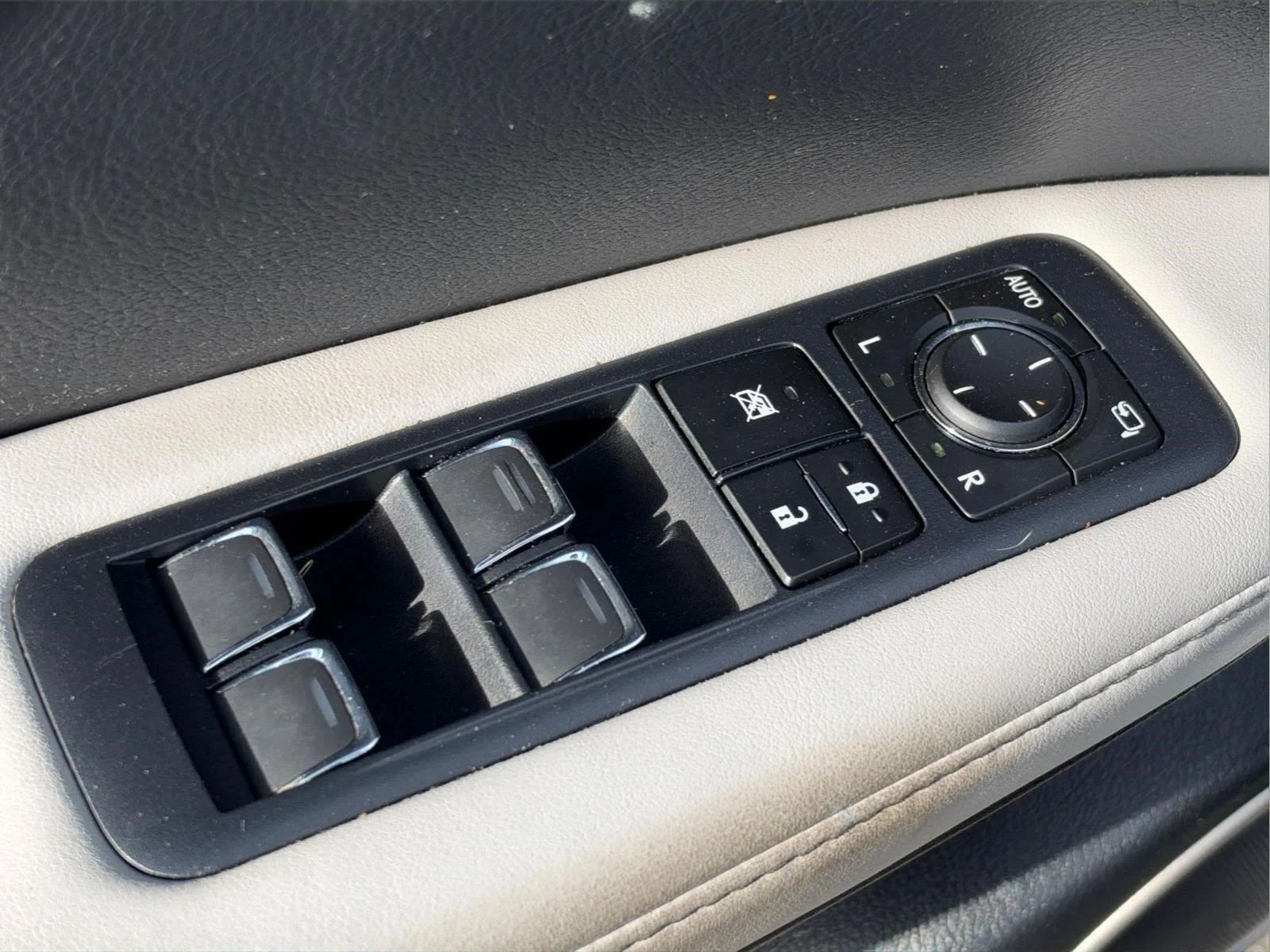 Used 2019 Silver Lining Metallic Lexus RX 350L Premium image 20