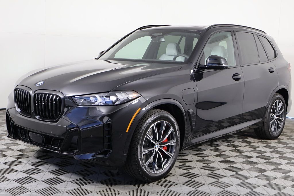 2026 BMW X5 xDrive50e's photo