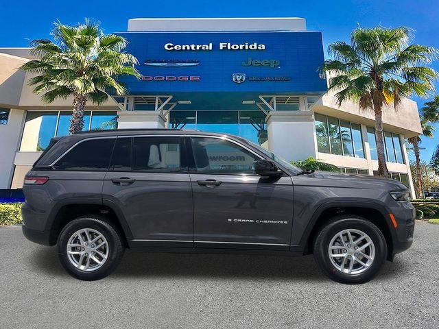 New 2026 Baltic Gray Metallic Clear-Coat Exterior Paint Jeep Laredo X image 4