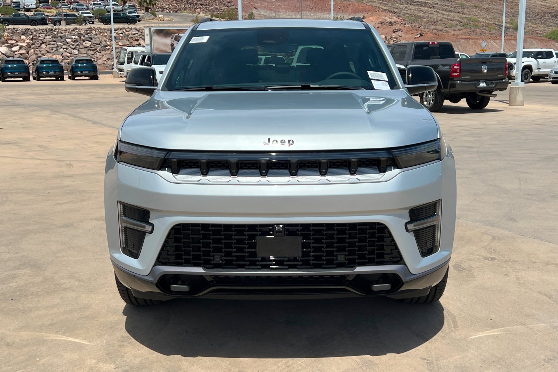 New 2026 Silver-Zynith Exterior Paint Jeep  image 9
