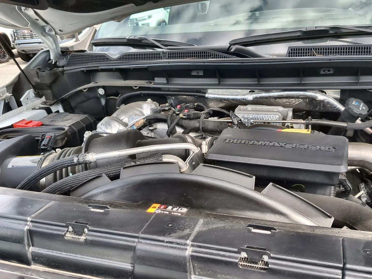 Used 2022 Summit White GMC Denali image 31