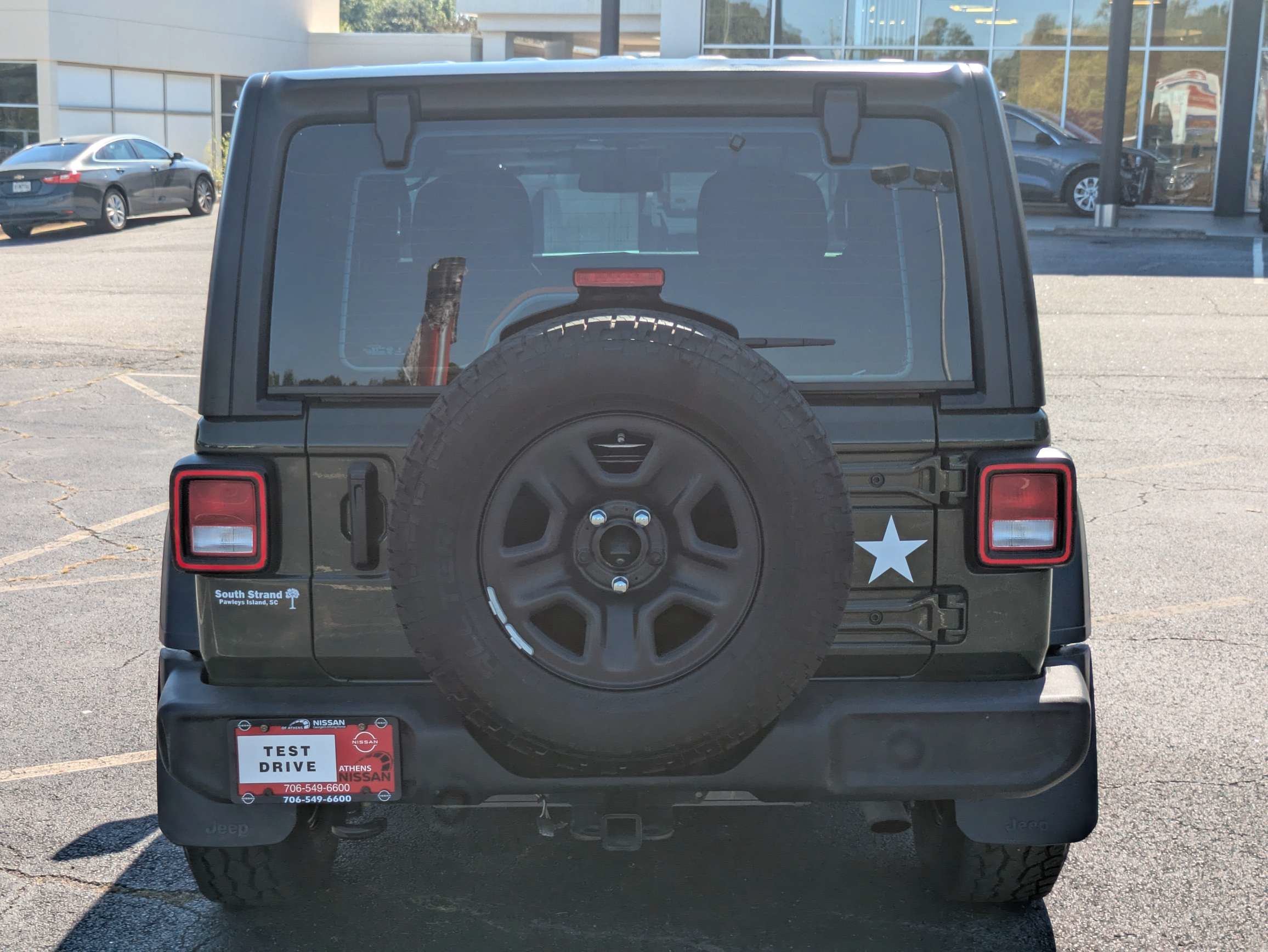 Used 2023 Green Jeep Sport image 5