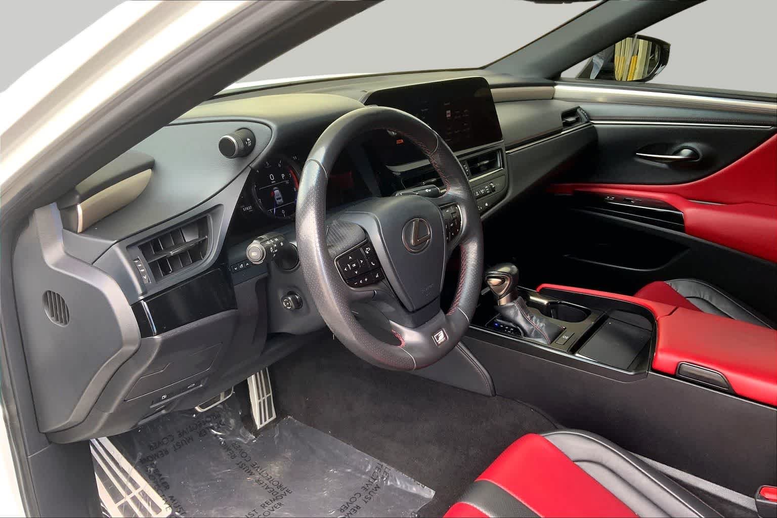 Used 2023 Ultra White Lexus F SPORT Handling image 18