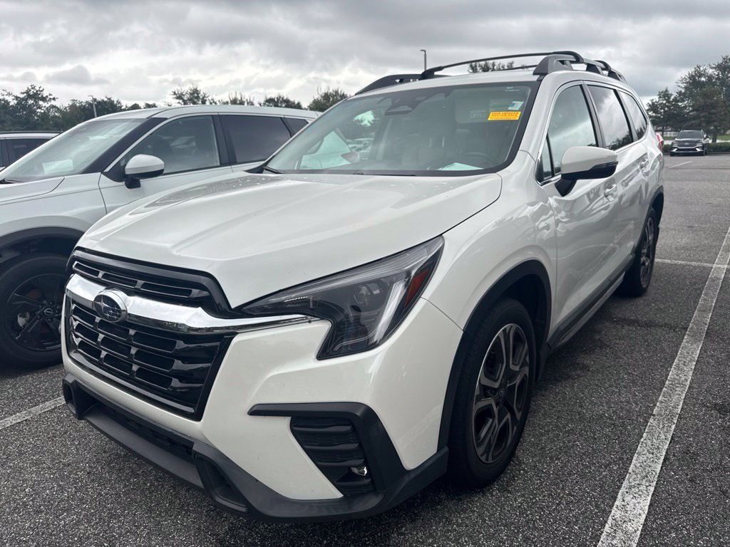 Used 2023  Subaru Limited image 2