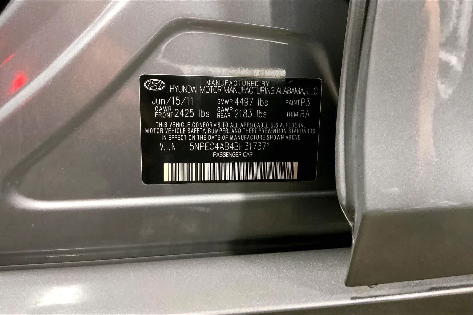 Used 2011 Harbor Gray Metallic Hyundai SE image 36