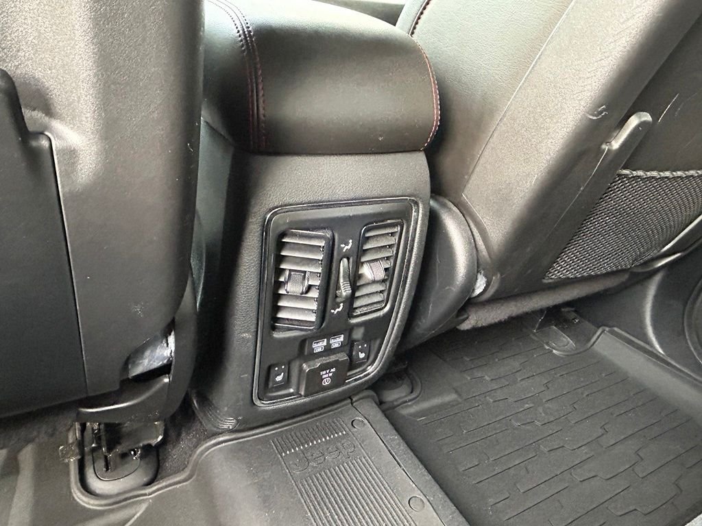 Used 2020 White Jeep Trailhawk image 54