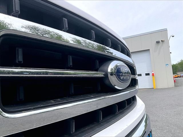 Used 2021 White Ford Lariat image 31