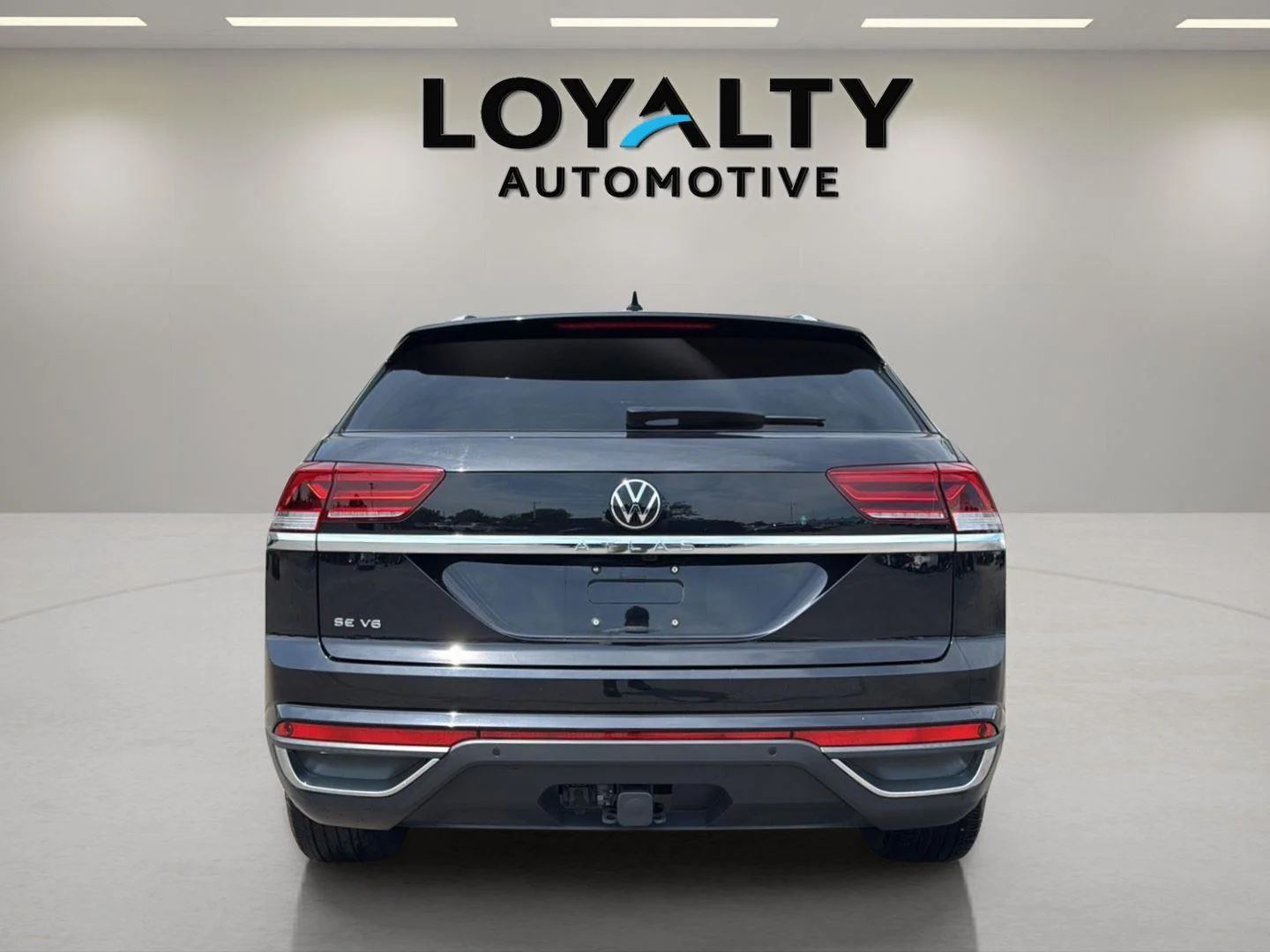 Used 2023 BLACK                     VOLKSWAGEN 3.6L V6 SE W/TECHNOLOGY F image 4