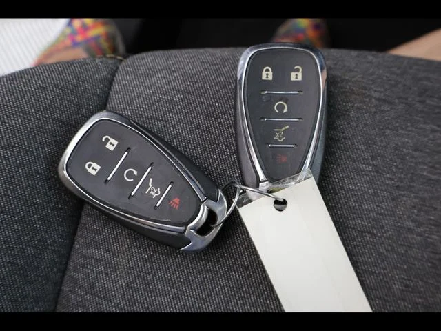 Used 2024 White Chevrolet LT image 28