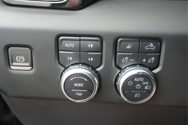 Used 2023 Silver GMC AT4 image 25
