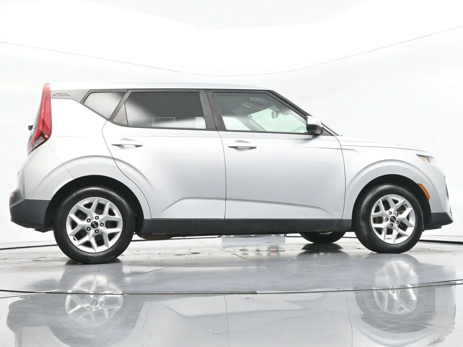Used 2020 Sparkling Silver Kia S image 47
