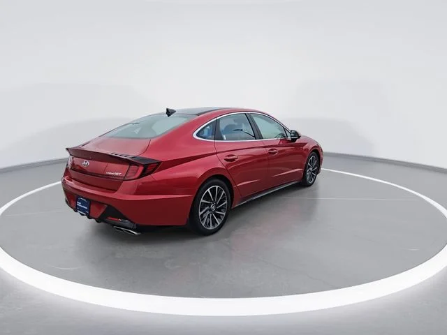 Used 2020 Red Hyundai Limited image 8