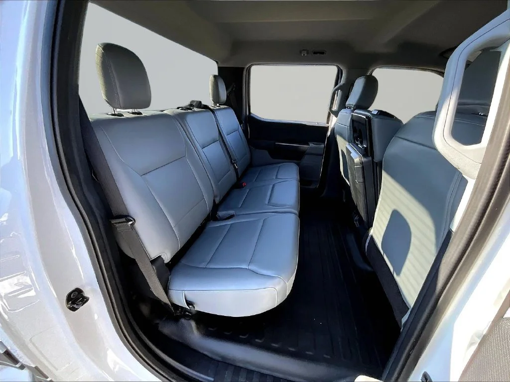 Used 2022 White Ford XL image 29