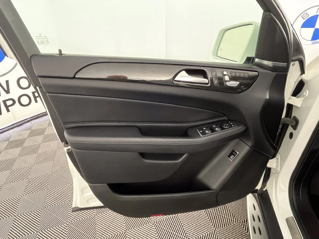 Used 2017 Polar White Mercedes-Benz GLE 350 image 28