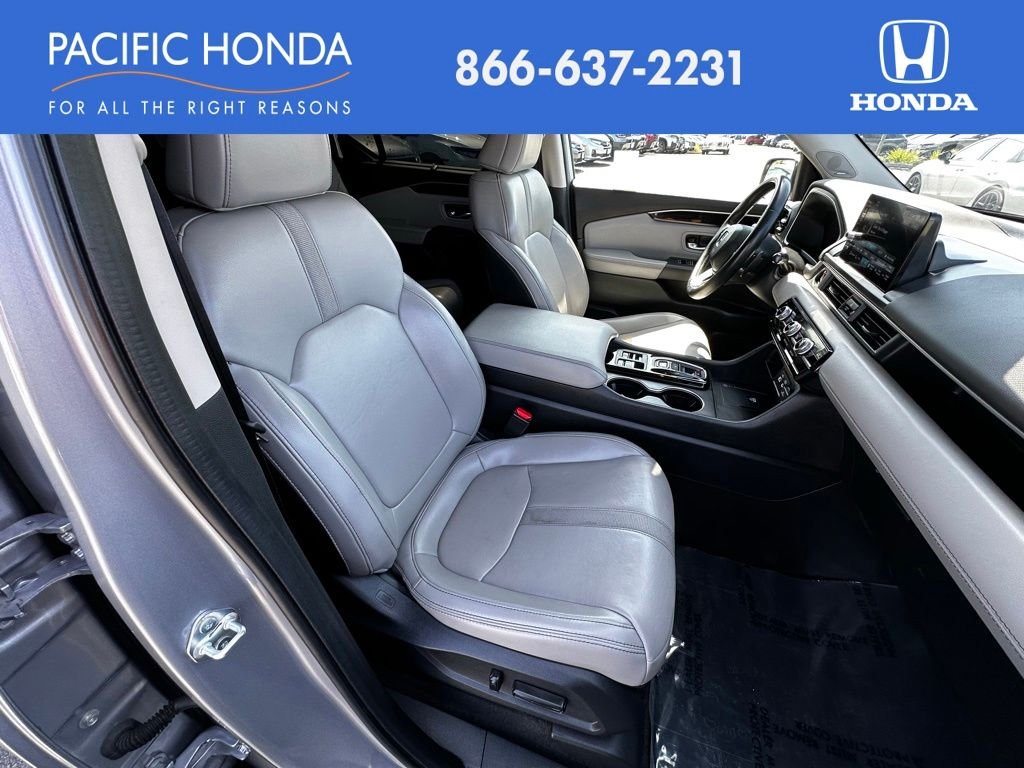 Used 2023  Honda Touring image 13