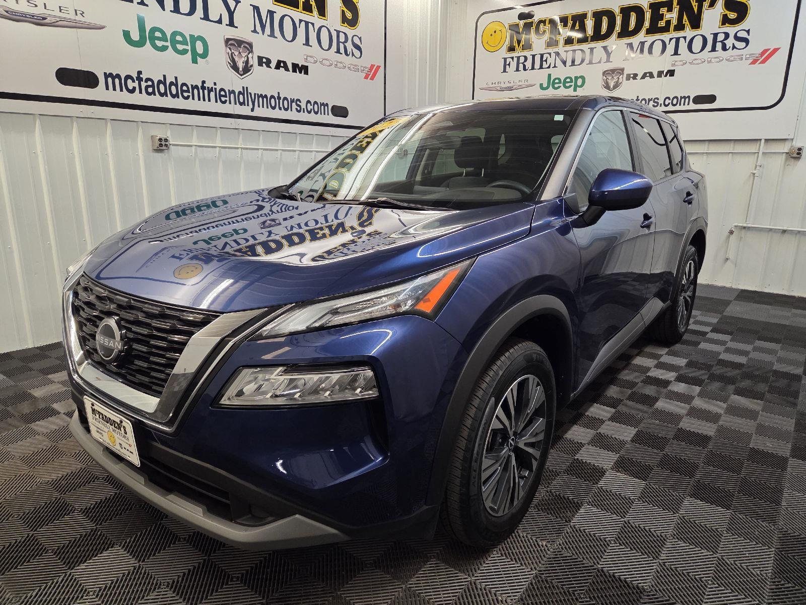 Used 2023 Caspian Blue Metallic Nissan SV image 5