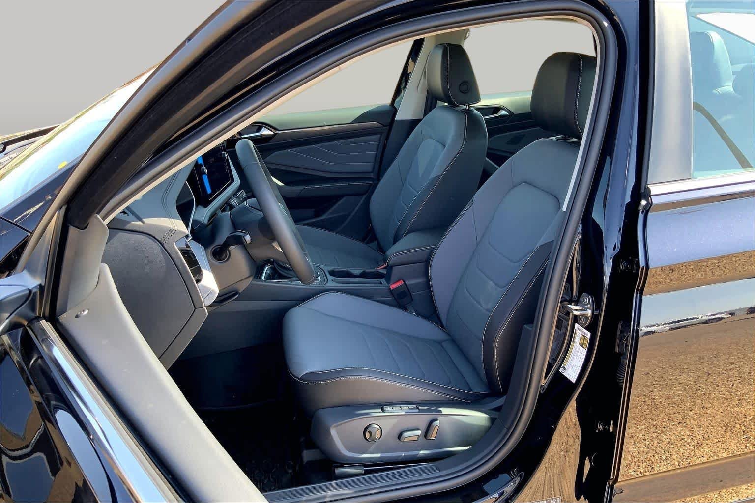 New 2026 Deep Black Pearl Volkswagen SEL image 9