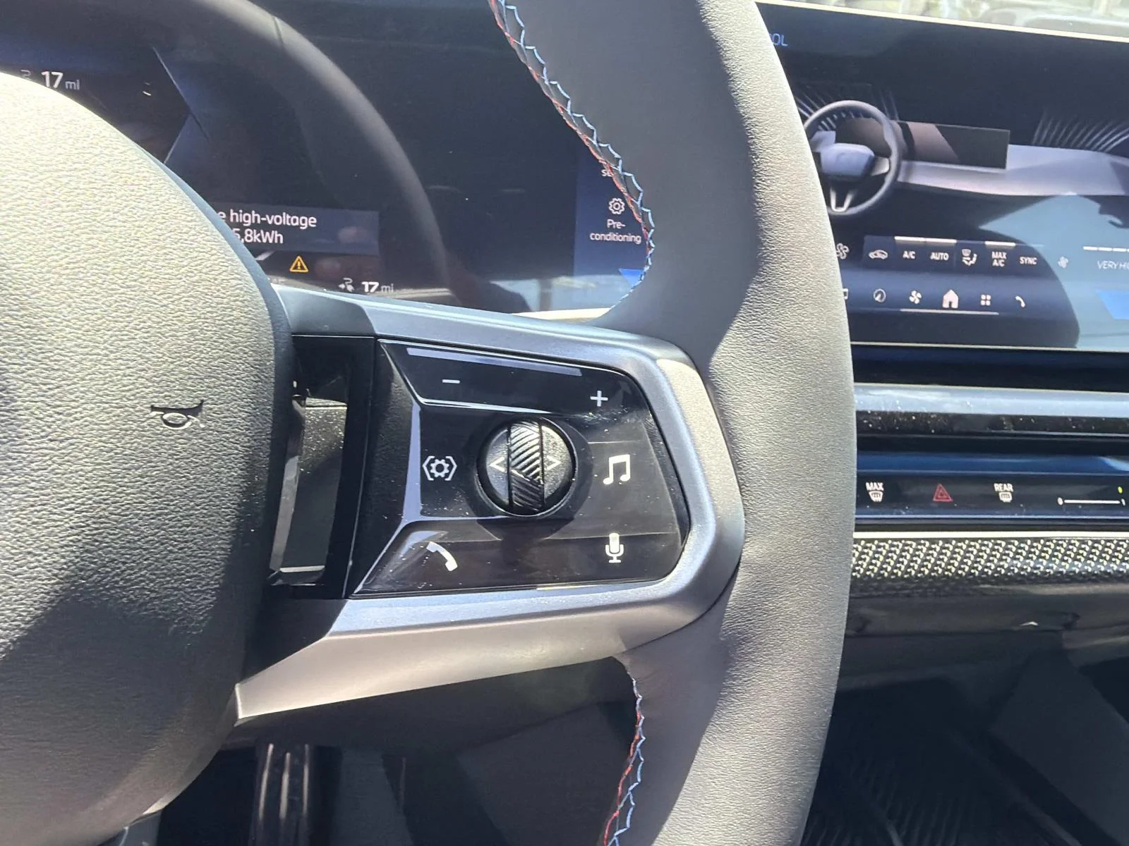 New 2026 Oxide Grey Metallic BMW M60 image 17