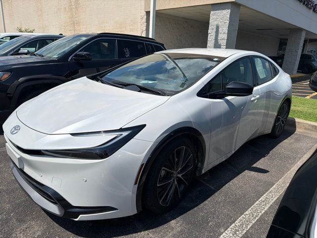 Used 2023 Beige Toyota XLE image 2