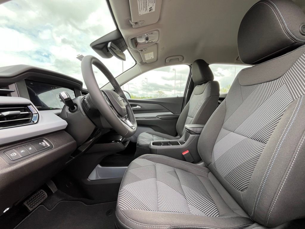 2027 Chevrolet Bolt LT - Photo 17