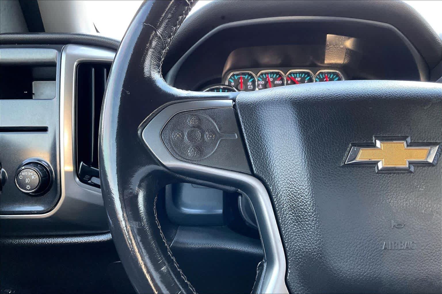 Used 2018 Silver Ice Metallic Chevrolet LT image 22