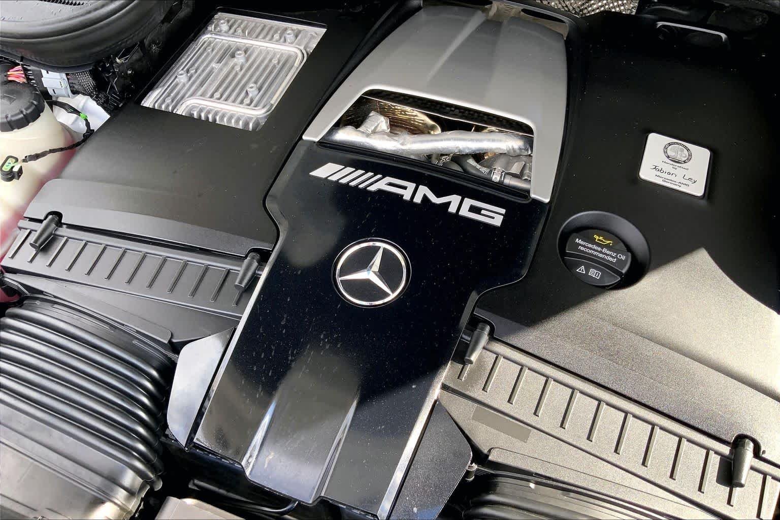 Used 2025 MANUFAKTUR Moonlight White Metallic Mercedes-Benz AMG® GLS 63 image 33