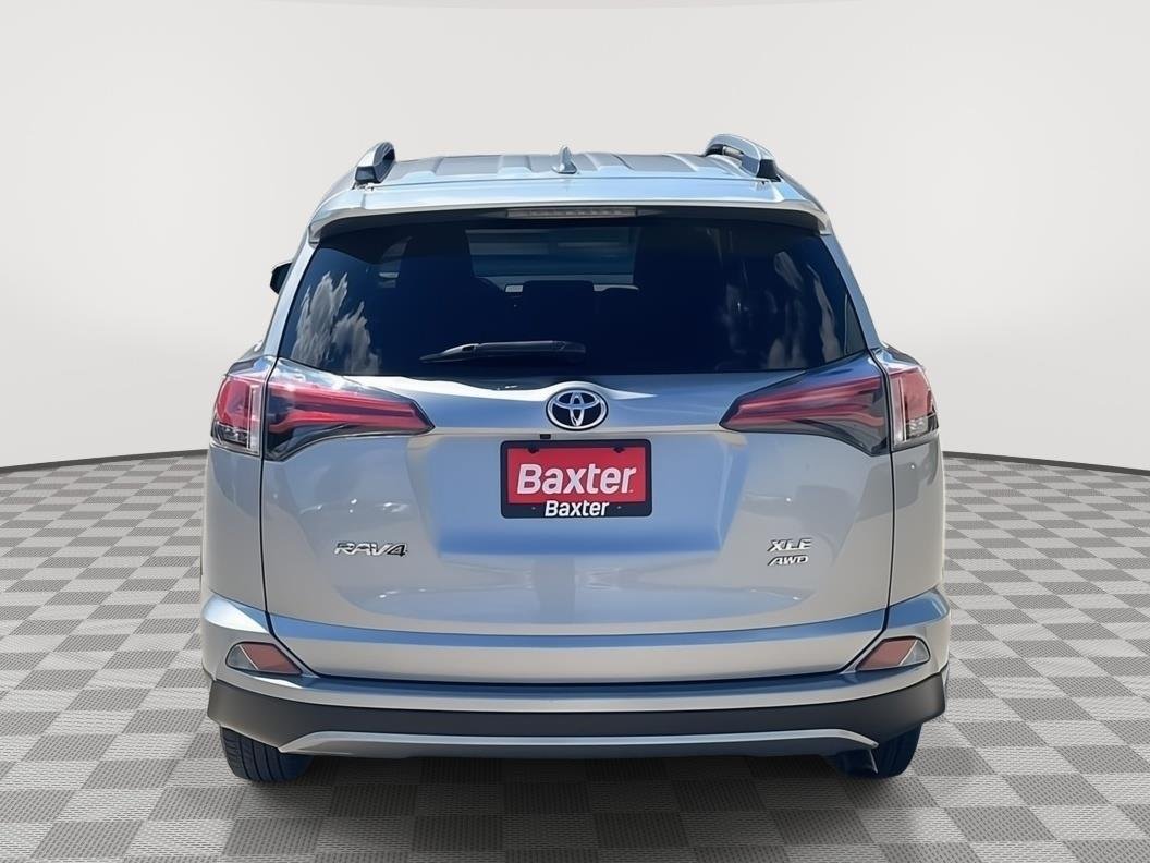 Used 2018 Silver Sky Metallic Toyota XLE image 4
