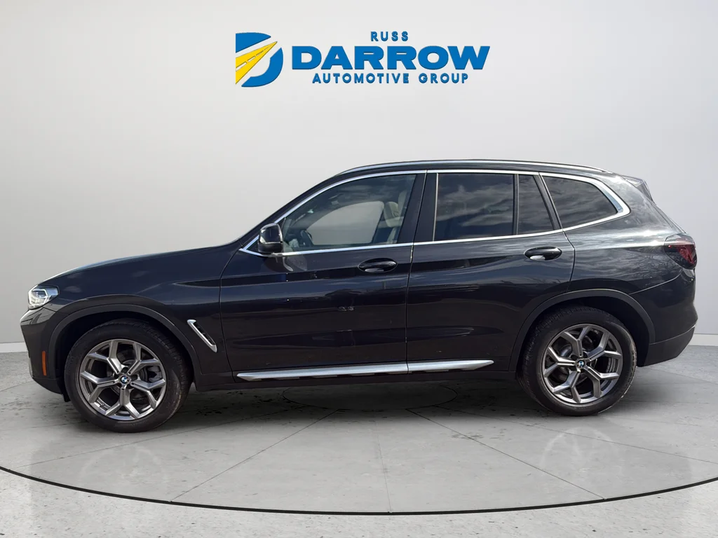 Used 2023 Gray BMW xDrive30i image 2