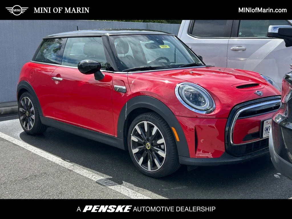 2024 MINI Hardtop Cooper SE's photo