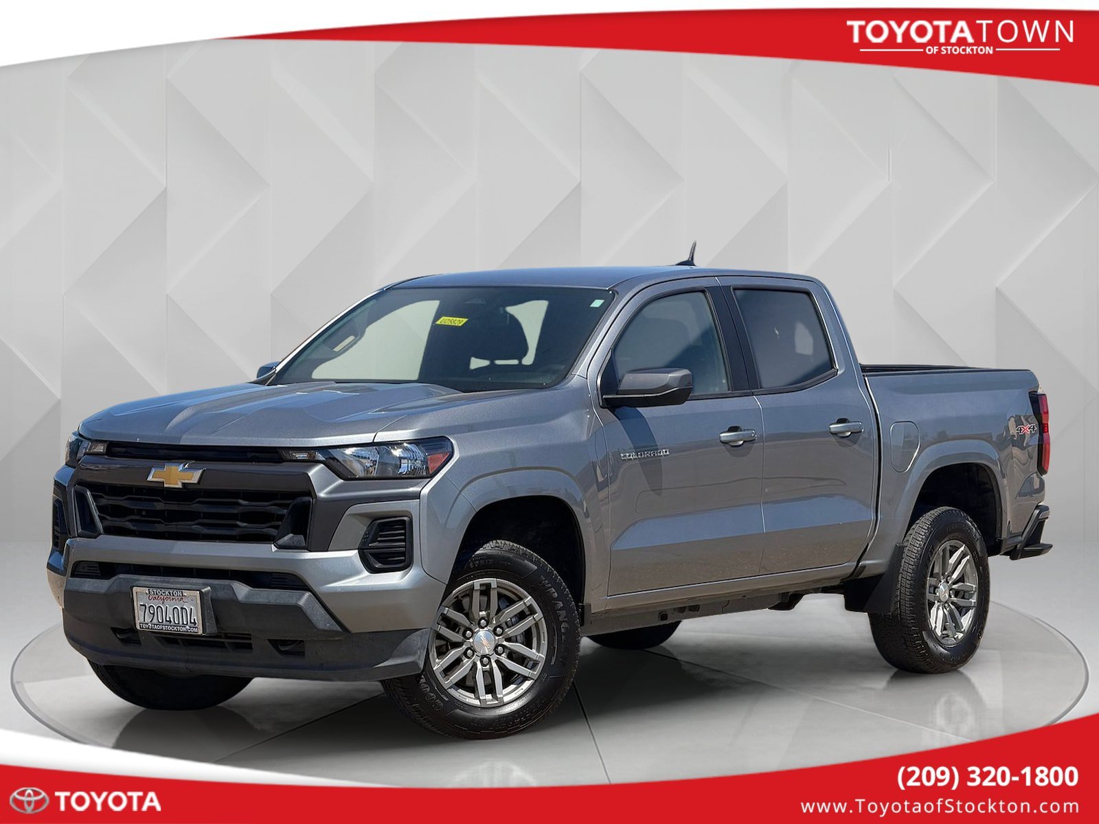 Used 2024 Sterling Gray Metallic Chevrolet 4WD LT image 1