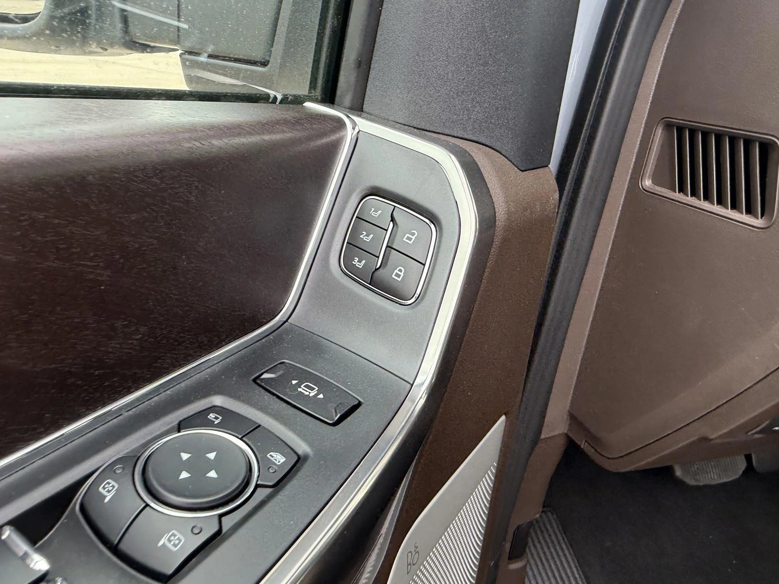New 2026 Glacier Gray Metallic Tri-Coat Ford F-250® King Ranch® image 13