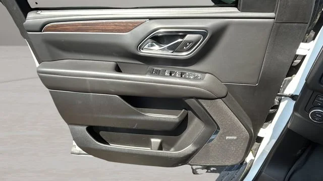 Used 2024 Summit White Chevrolet High Country image 17