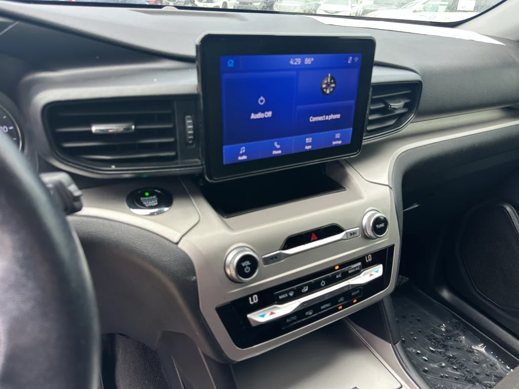 Used 2020 Agate Black Metallic Ford XLT image 13