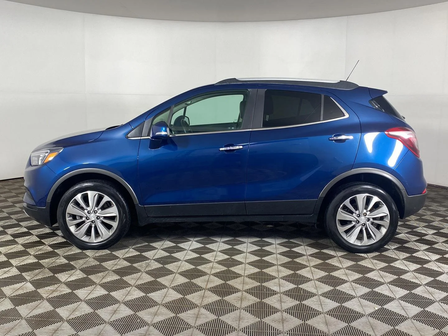 Used 2019 Deep Azure Metallic Buick Preferred image 9