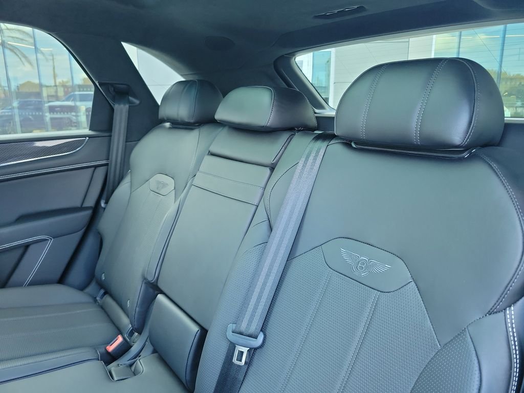Used 2021  Bentley V8 image 15