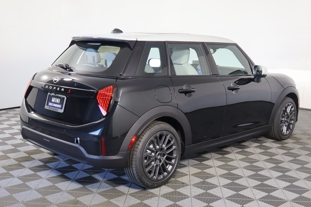 New 2026 Black MINI Iconic image 2