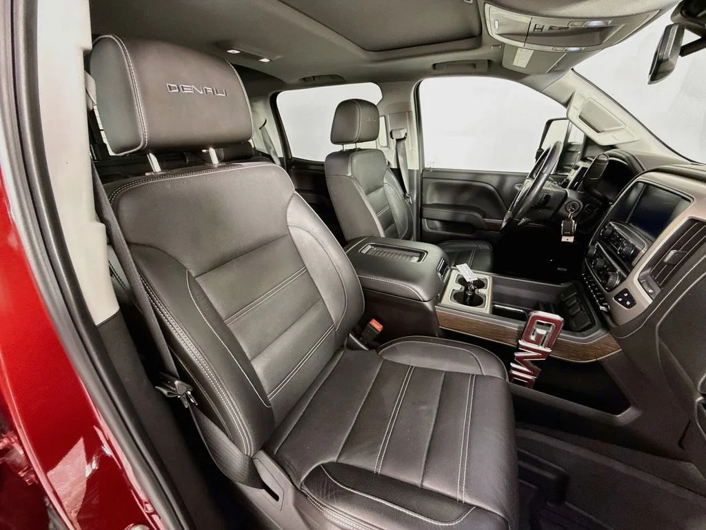 Used 2019 Red Quartz Tintcoat GMC Denali image 28