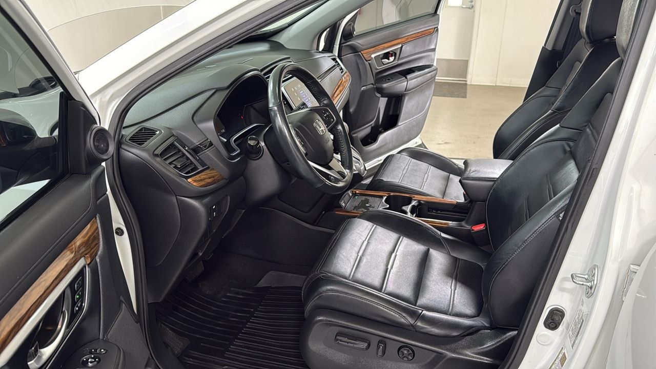 Used 2021 White Honda Touring image 12
