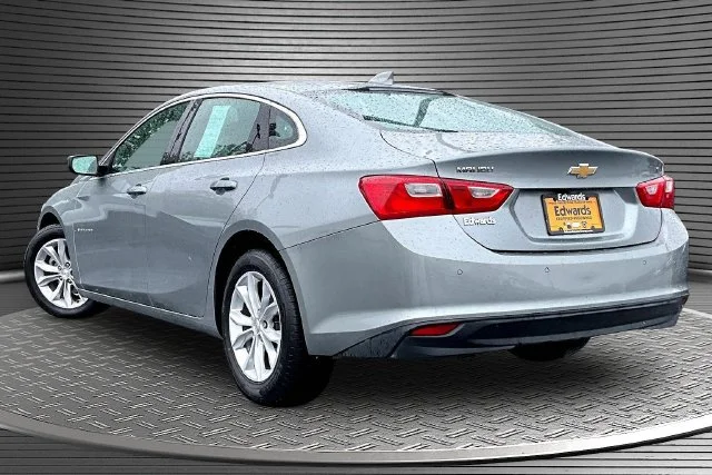 Used 2025 Gray Chevrolet LT image 4