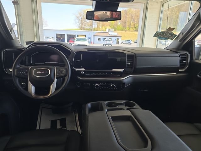 Used 2025 White GMC SLT image 7