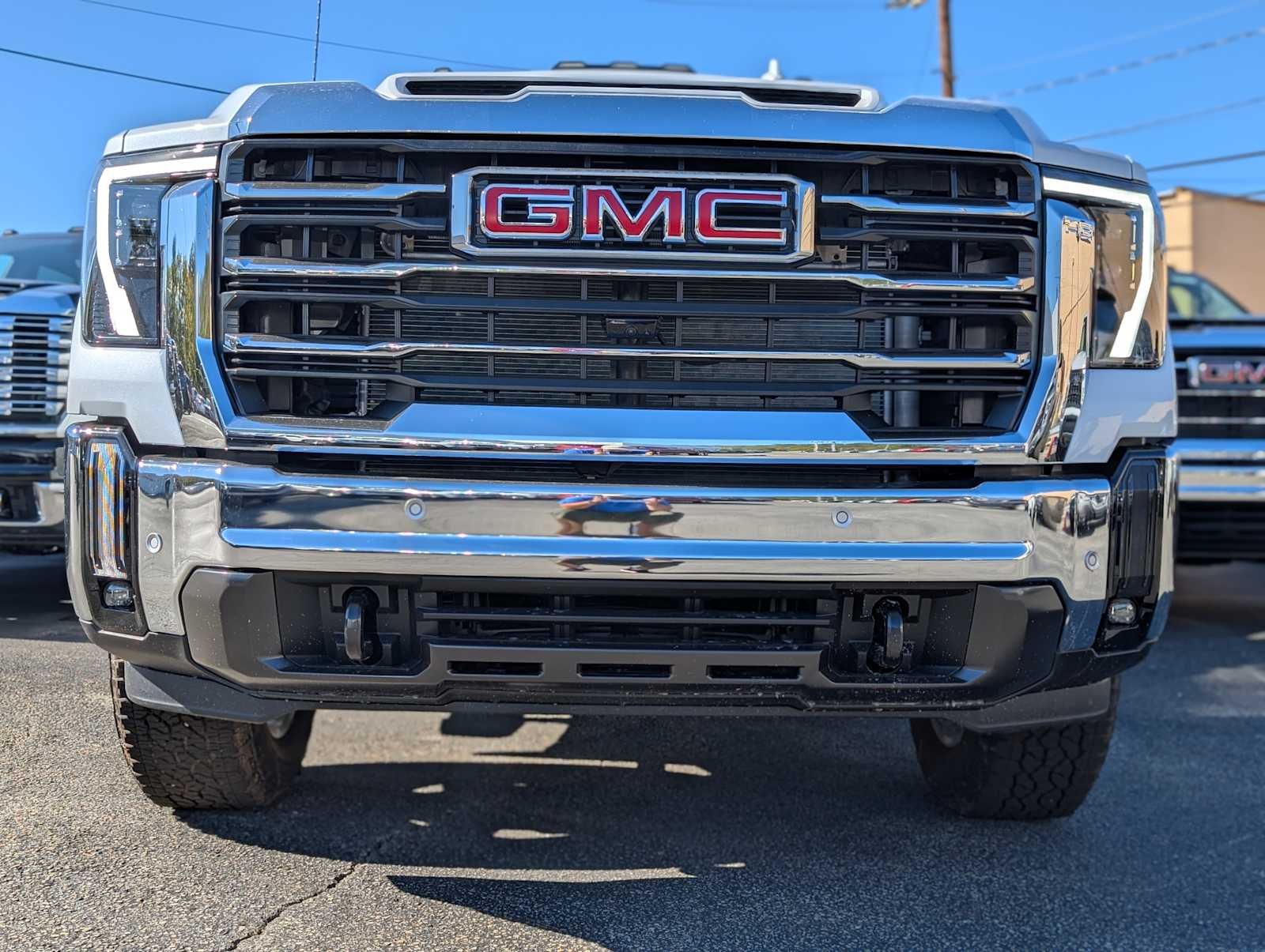 2026 GMC Sierra 2500HD SLT - Photo 2